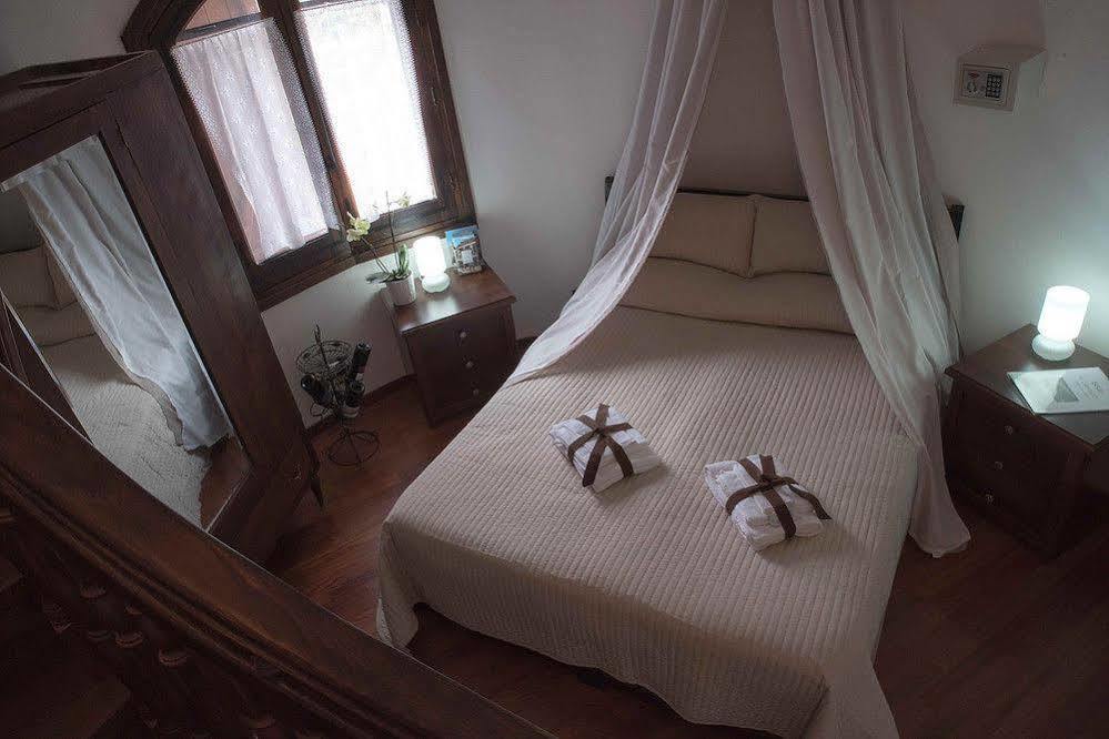 Castello Bed and Breakfast Valguarnera Caropepe Εξωτερικό φωτογραφία